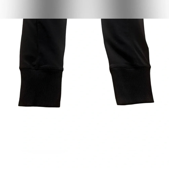 Size XS Athleta excursion hybrid pants in excellent like-new condition​ - Picture 7 of 7